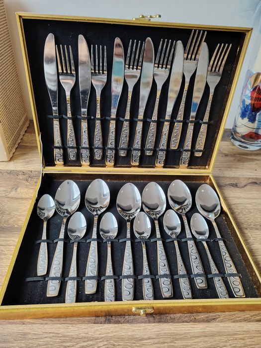 Set tacâmuri 24 piese