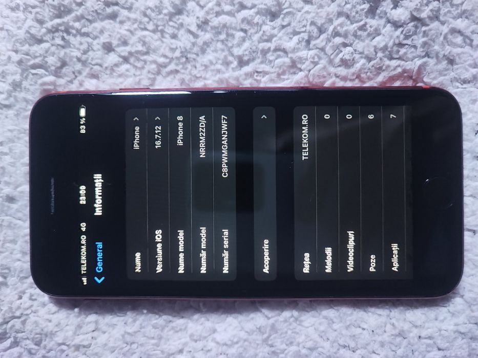 Vând iPhone 8 Red