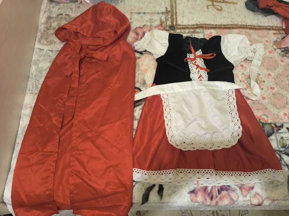 Costume Halloween fete 4-7 ani