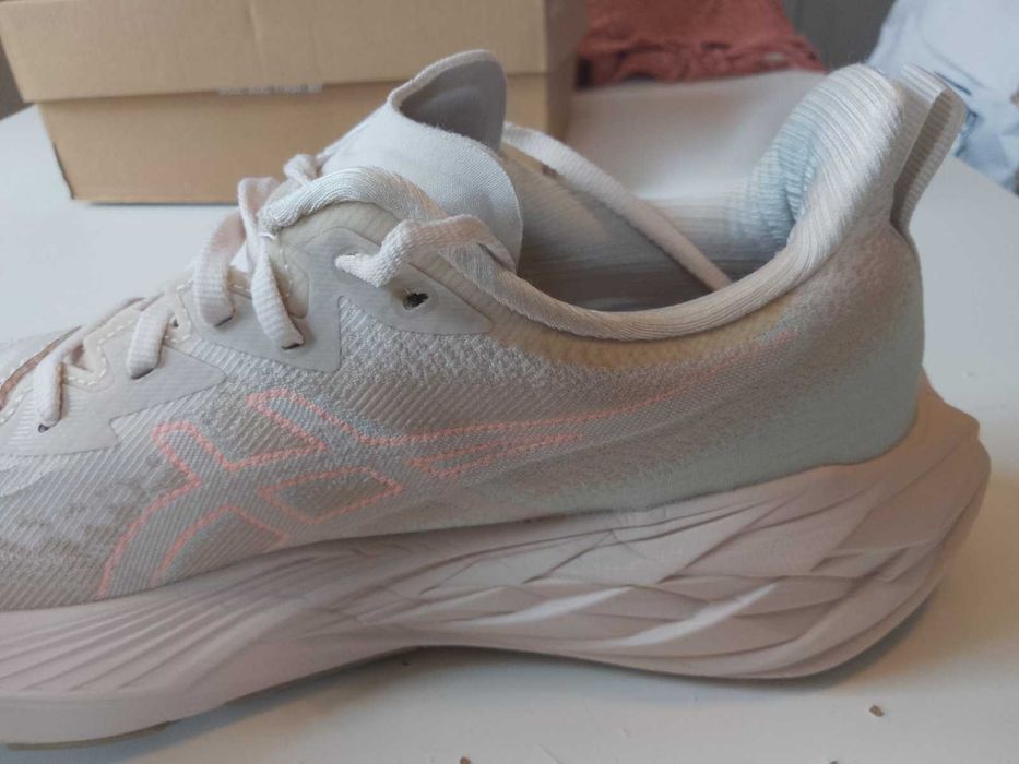 Маратонки Asics Novablast 4 W