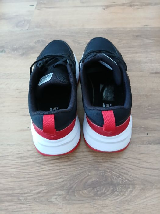 Adidași de vânzare 220de lei originali mărimea 42 jumate
