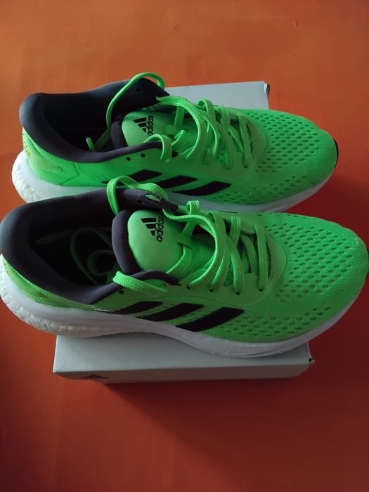 Маратонки adidas, адидас