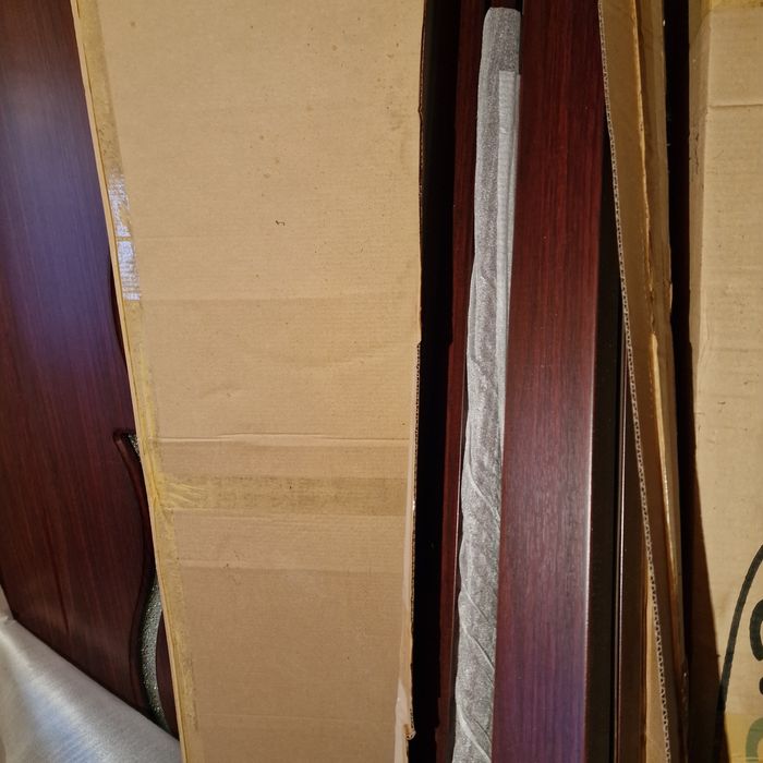 Vând 4 uși de interior