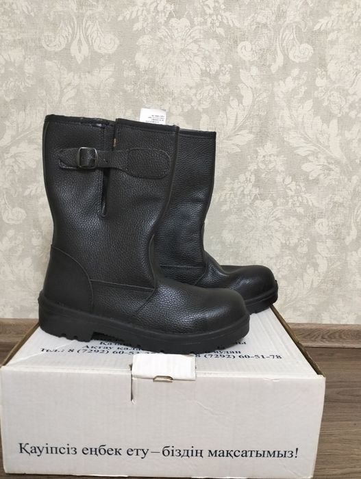 Керемет жымысқа арналған ақ киім сатылымда