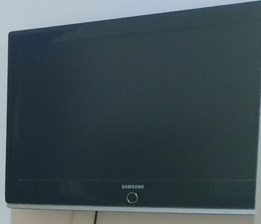 LCD Samsung 81cm