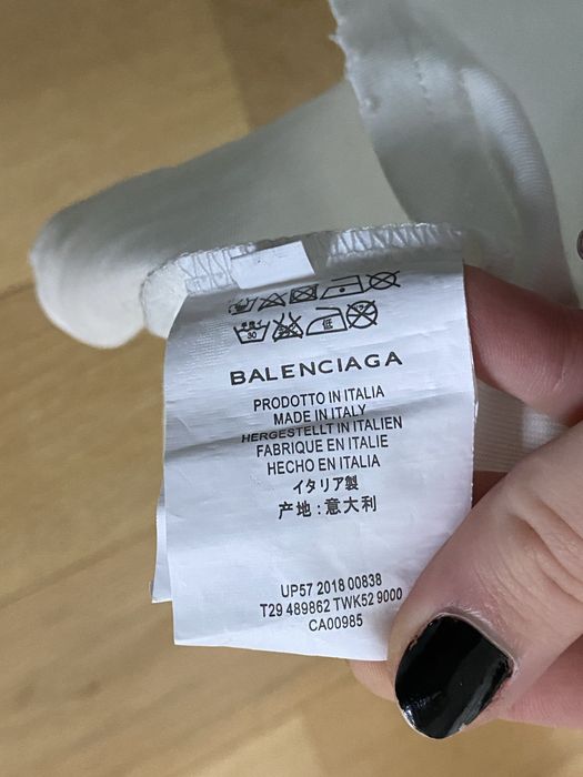 oversized бяла тениска с пиърсинги streetwear