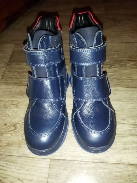 Продам новые детские зимние кожаные сапоги, ботинки