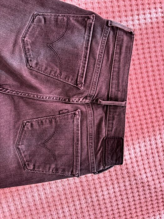 Blugi de firma in stare foarte buna