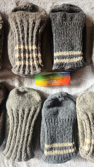 Нови вълнени чорапи ръчно плетени