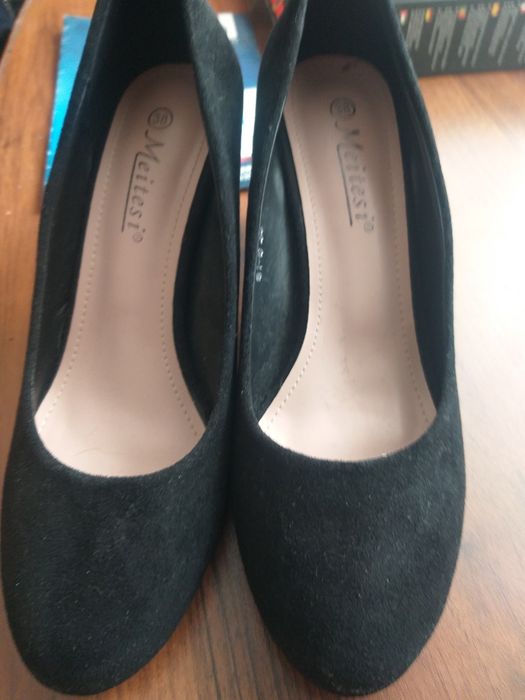 Новые туфли ,38 размер,производство Meitesi