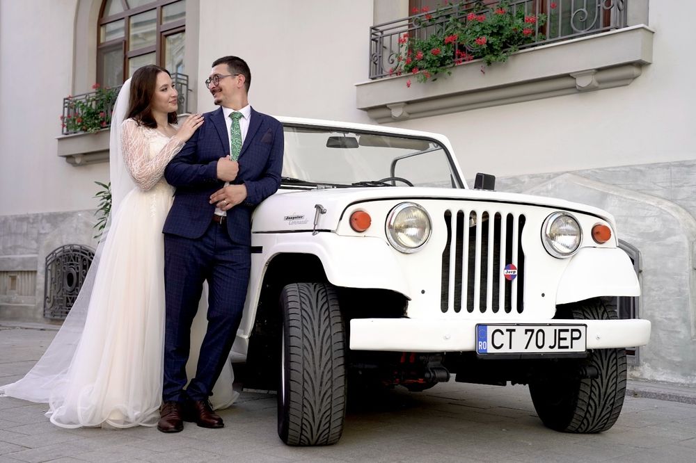 Limuzina și mașini de epoca de închiriat