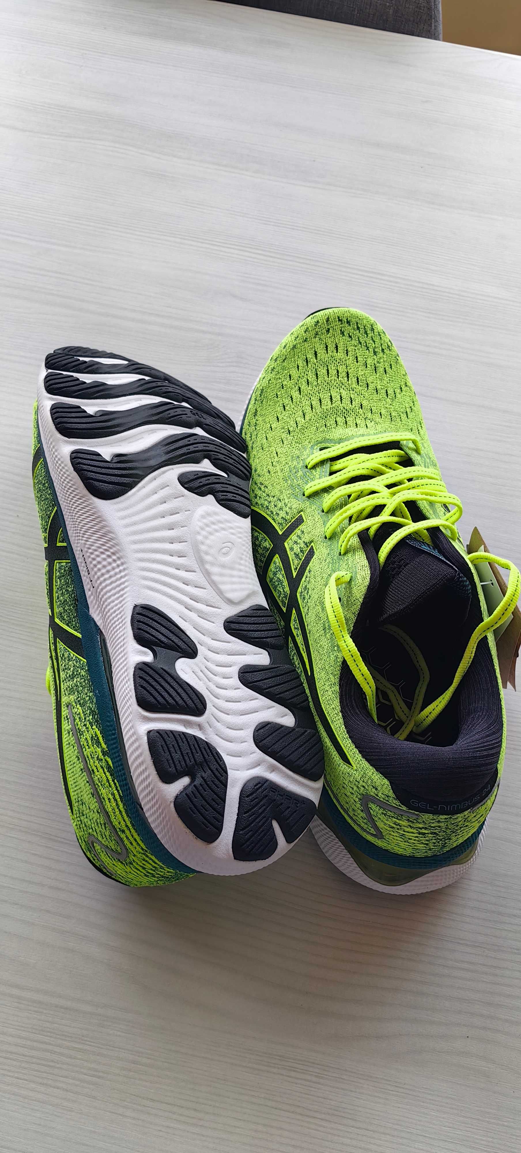 Asics Nimbus 24 .