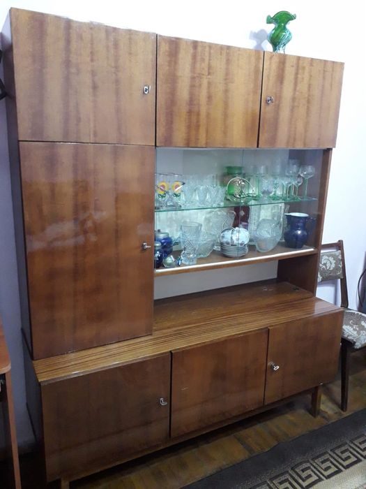 Продам сервант советский