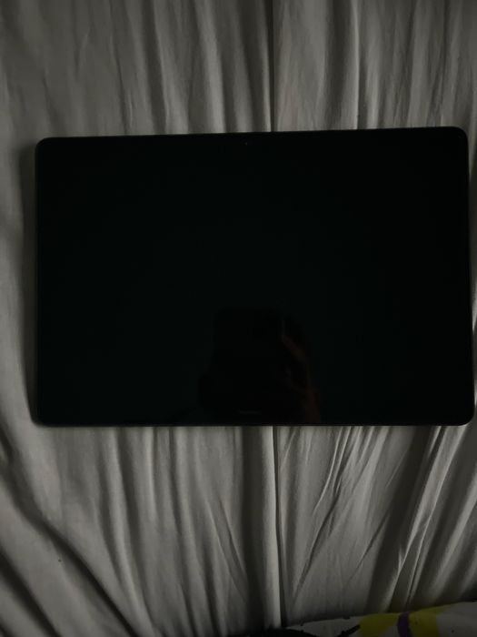 Продавам таблет на марката HUAWEI