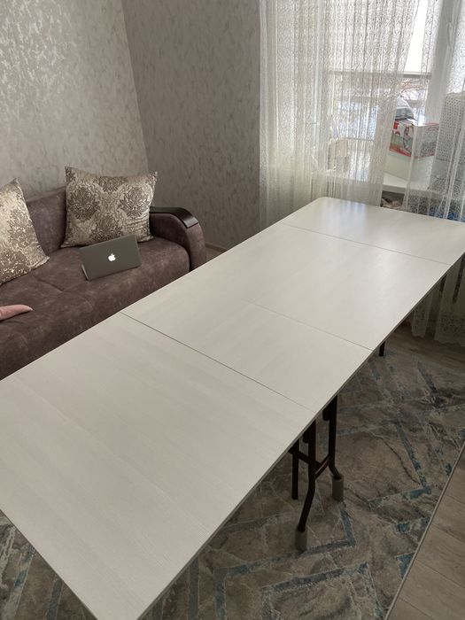 Продается обеденный стол