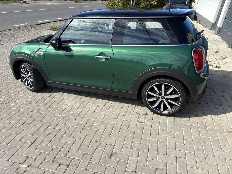 Vând Mini Cooper SE 184 cai