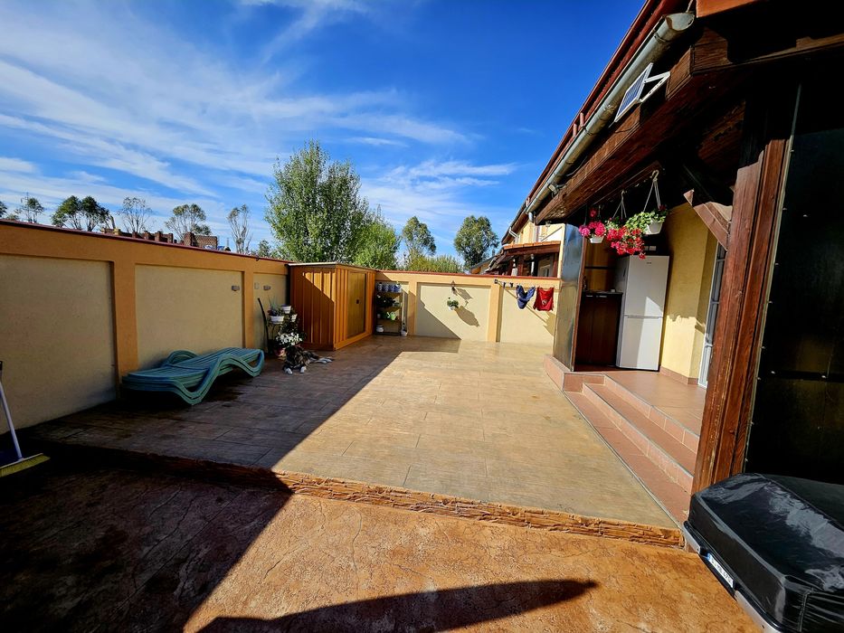 Casa de vanzare in Roua panouri solare si pompa de caldura
