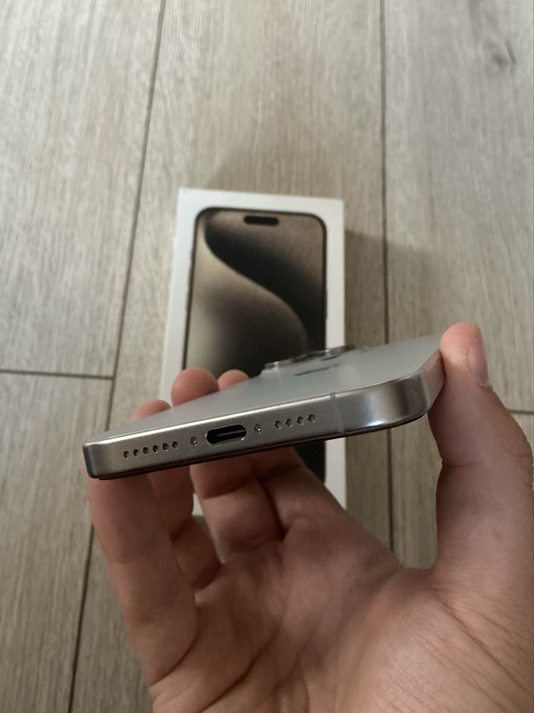 iPhone 15 Pro Max 256 GB в гаранция