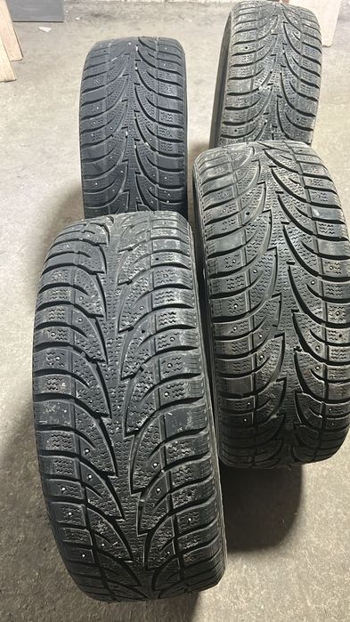 Комплект шипованных шин