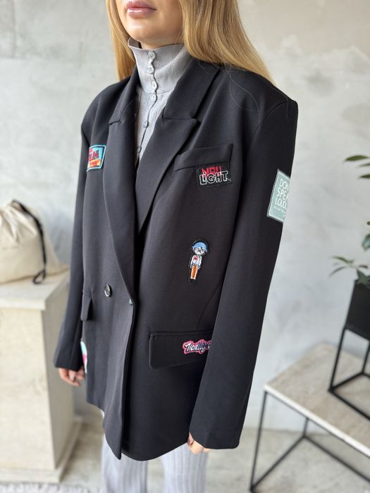 Сако със стикери