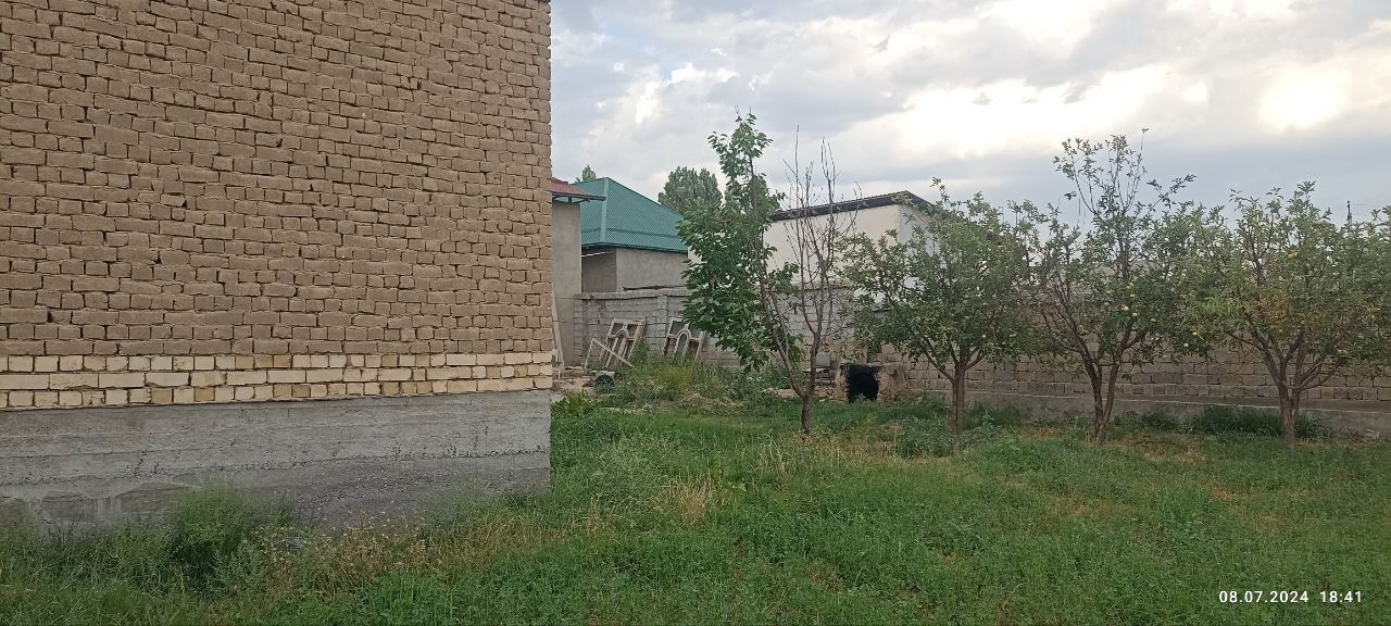 12 sotix 9 ta xona 3 xoasi remont yashahgatayyor