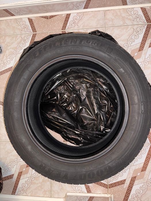 Anvelope vara 225/55/R17 97W Goodyear si Uniroyal