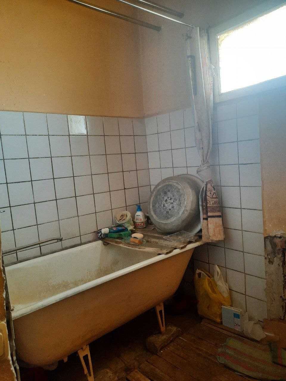 СРОЧНА  Яшанабод 2 хоналик квартира 77 серия домда арзон нархда
