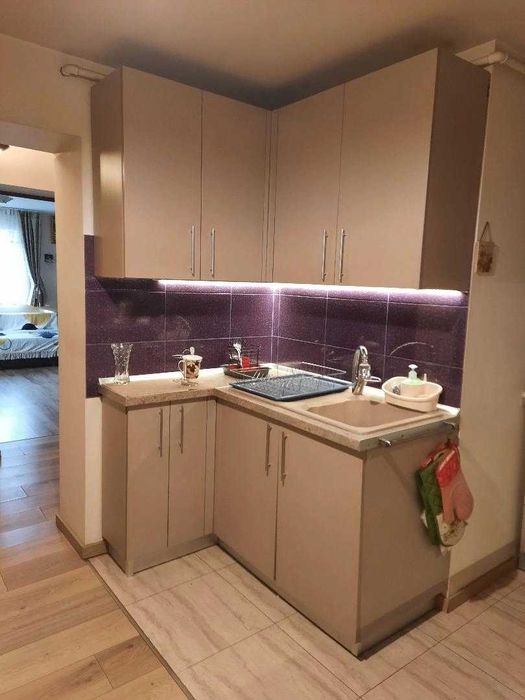 Inchiriez o camera la casa