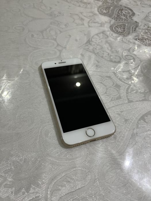 Продам Айфон 7 в хорошем состоянии