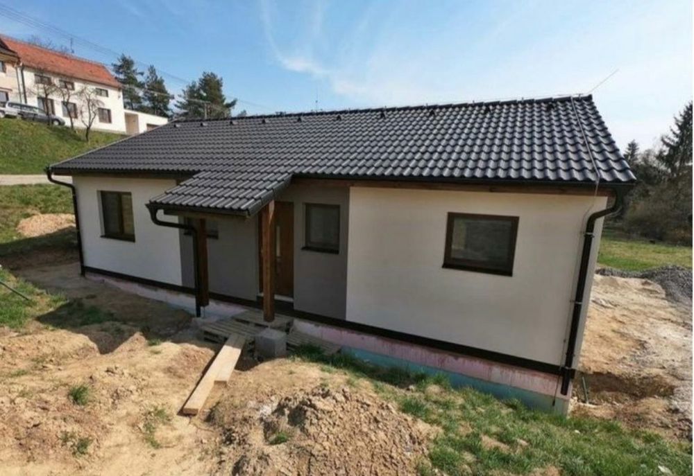 Vând case modulare  pe structură metalică