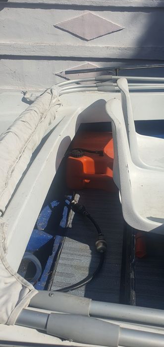 Barca cu motor plus peridoc