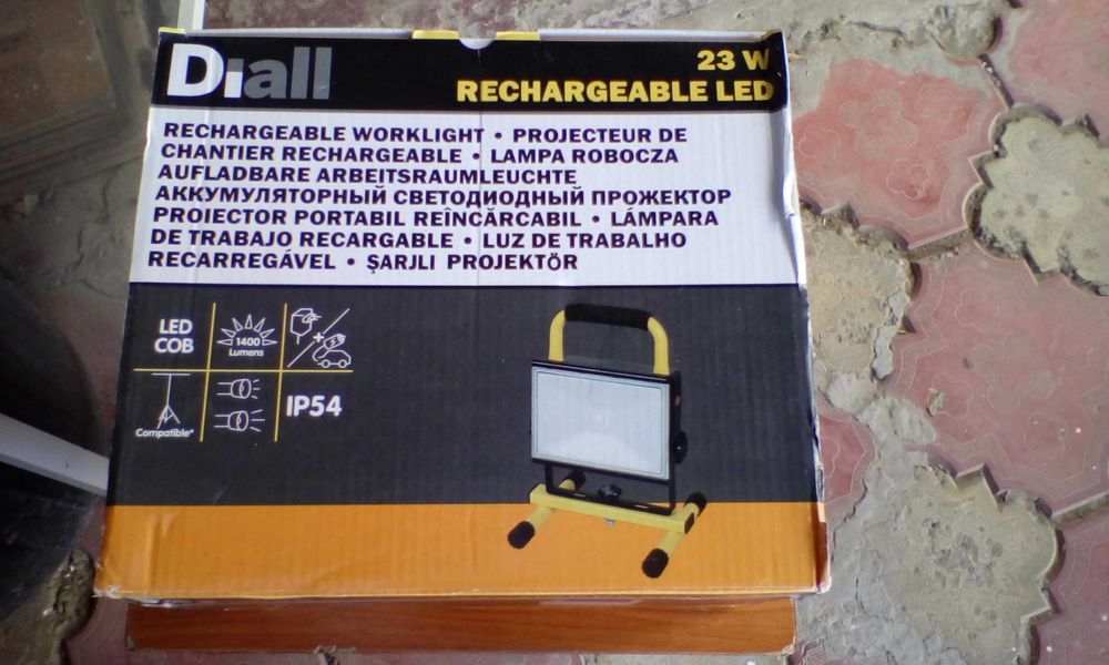 video proiector nek ,proiector diall