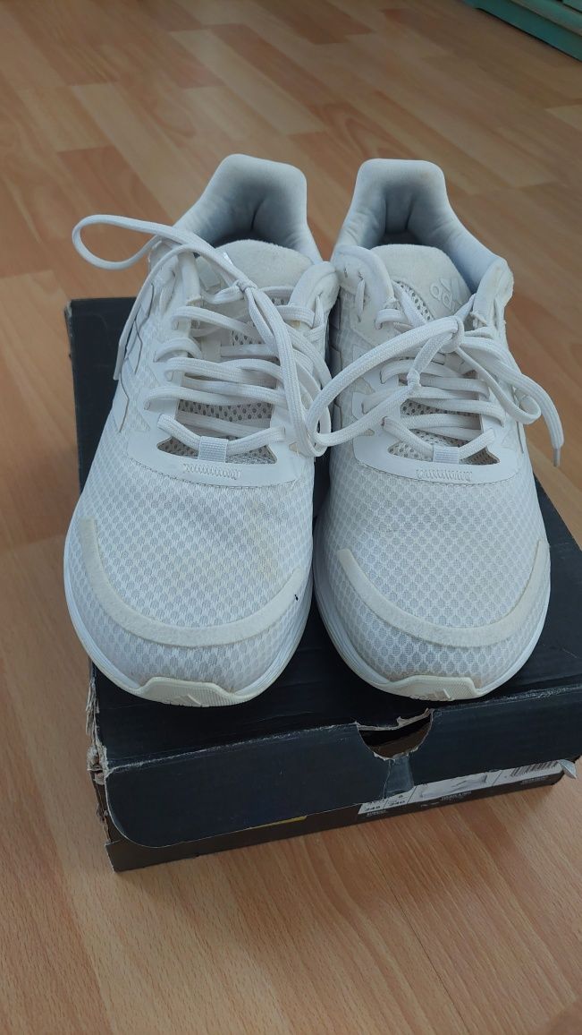Дамски маратонки Adidas 39.5 номер.