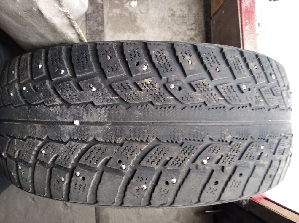 Баллоны 2 штуки 235/55 R18 зимняя