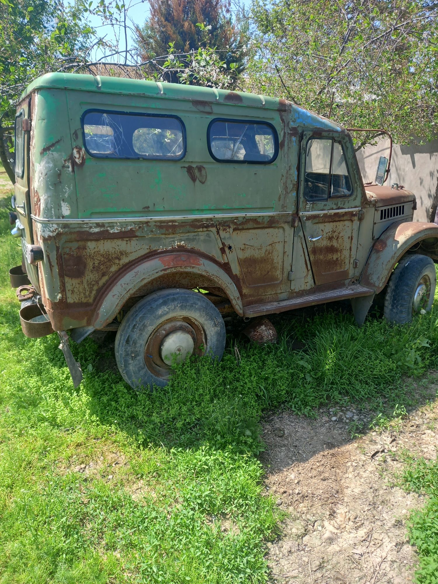 Gaz 69 SOTILADI uaz