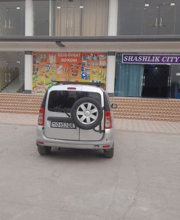Лада ларгус сотилади.