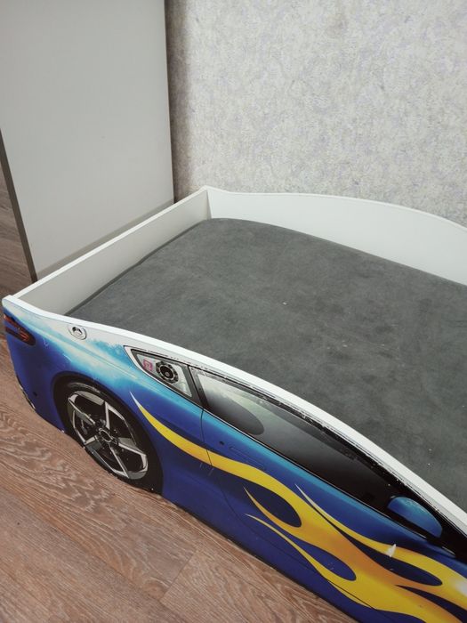 Детская кровать с матрасом