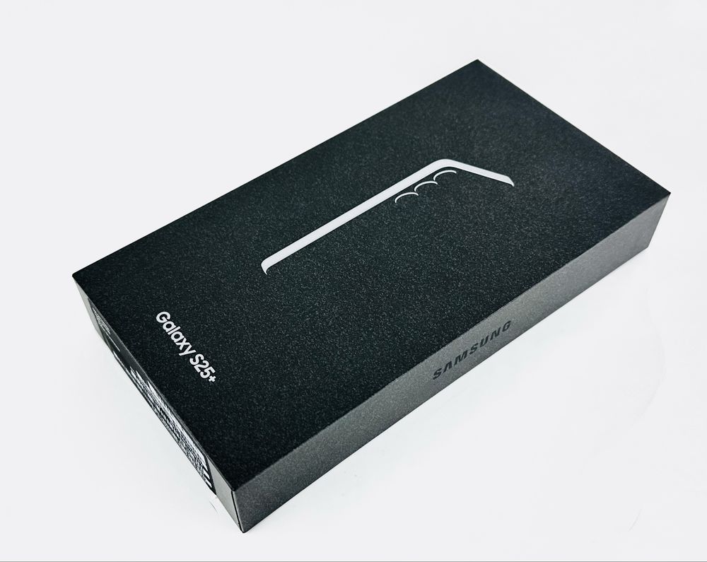 НОВ! Samsung Galaxy S25 Plus 5G 256GB 12RAM Silver 2г. Гаранция!