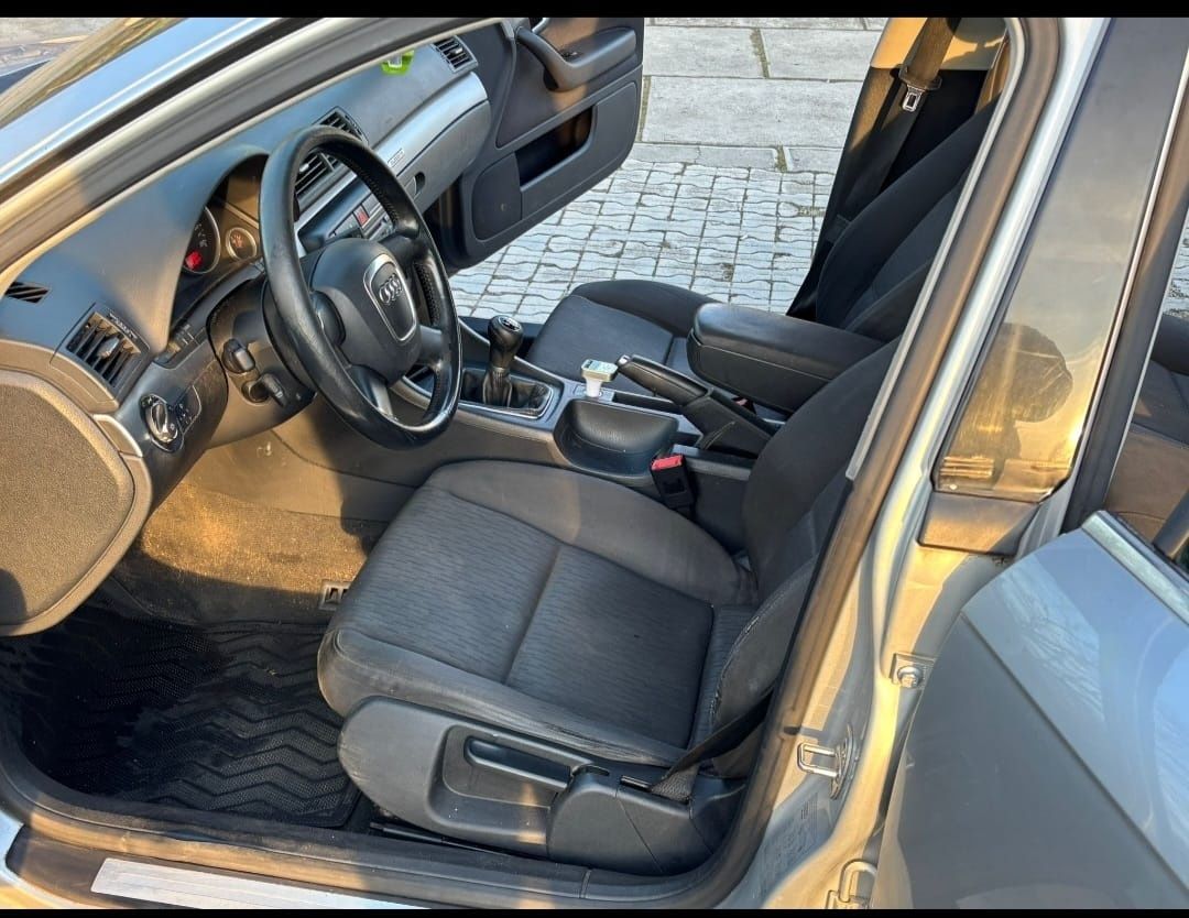 AUDI A4 B7 4X4 2 0 140CP