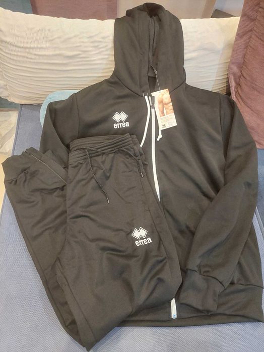 Оригинални мъжки спортни  екипи