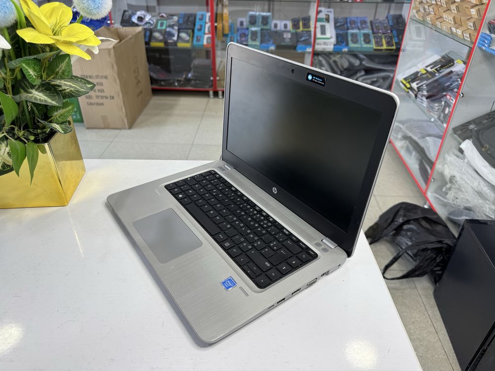 hp zor holatda 8 gb operativka 256 ssdlik tez ishlaydi ofis ishlariga