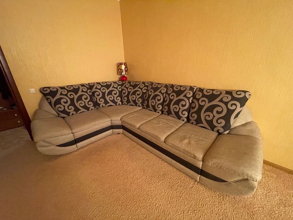 Раскладывающийся угловой диван