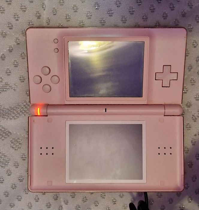 Nintendo ds lite + joc mario + încărcat