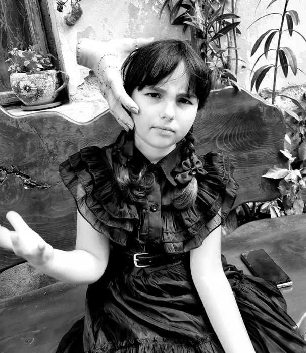 Rochia si mana Wednesday NOI 5,6,7,8,9,10,11,12,13,14 ani