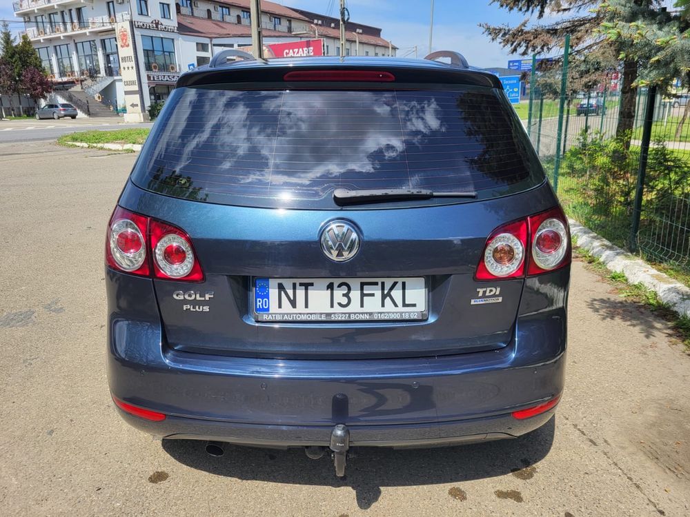 Golf 6 plus 1,6 TDi de 105cp.