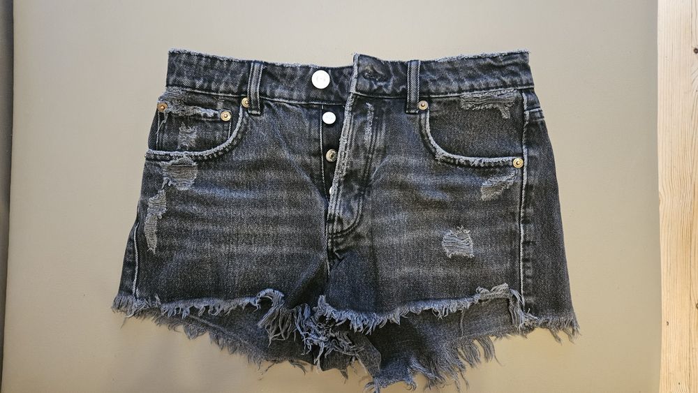 Къси панталони Zara 34
