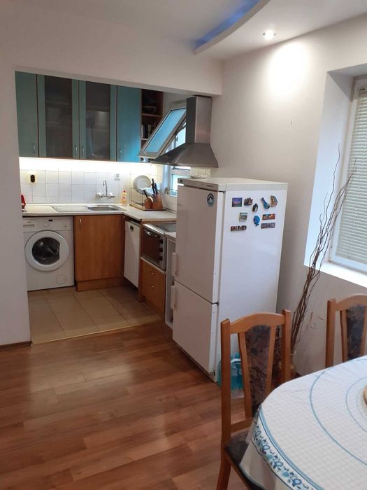 Дава се под наем Етаж от къща в Варна, Левски - 70 кв.м за 480 € - Снимка #1