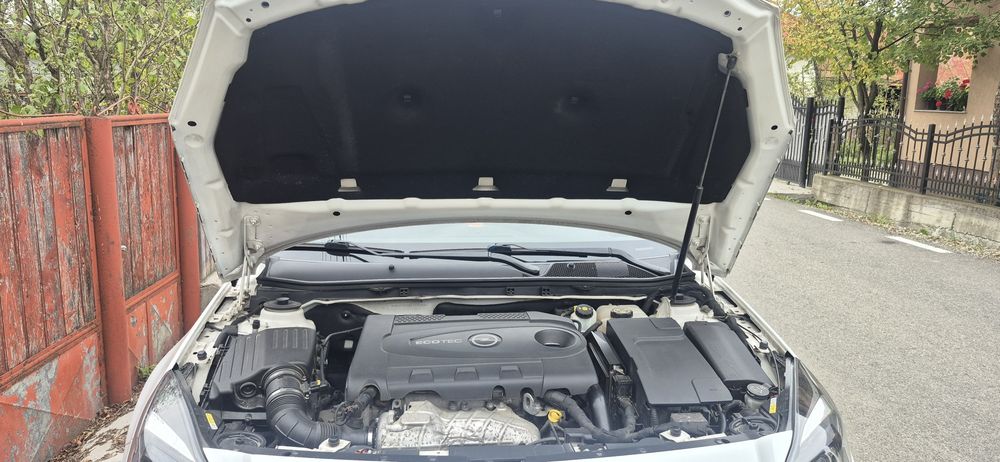 Vând Opel Insignia