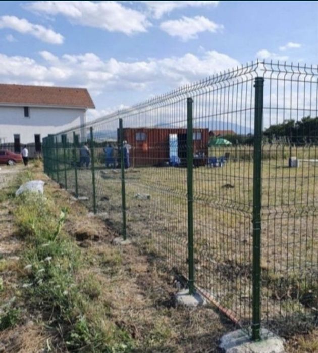 Facem garduri din plasă bordurată