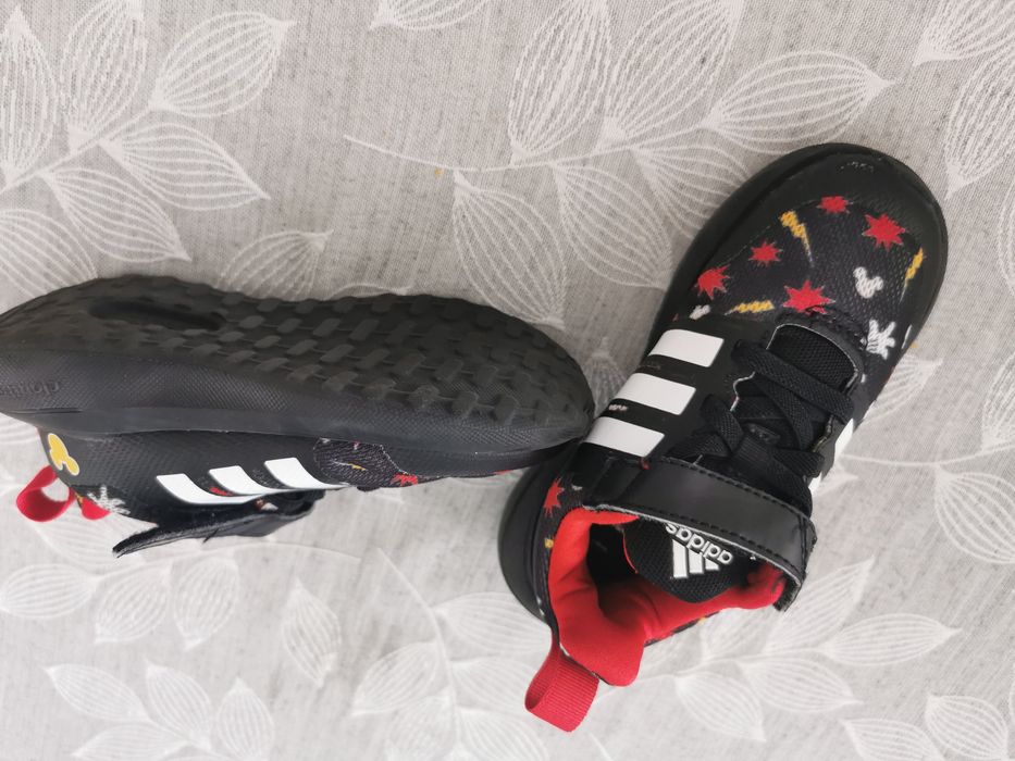 Маратонки за момче Adidas